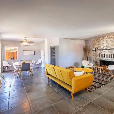 Villa Made In The Shade - Central, Hot Tub, Ac, Sleeps 8 à Joshua Tree Extérieur photo