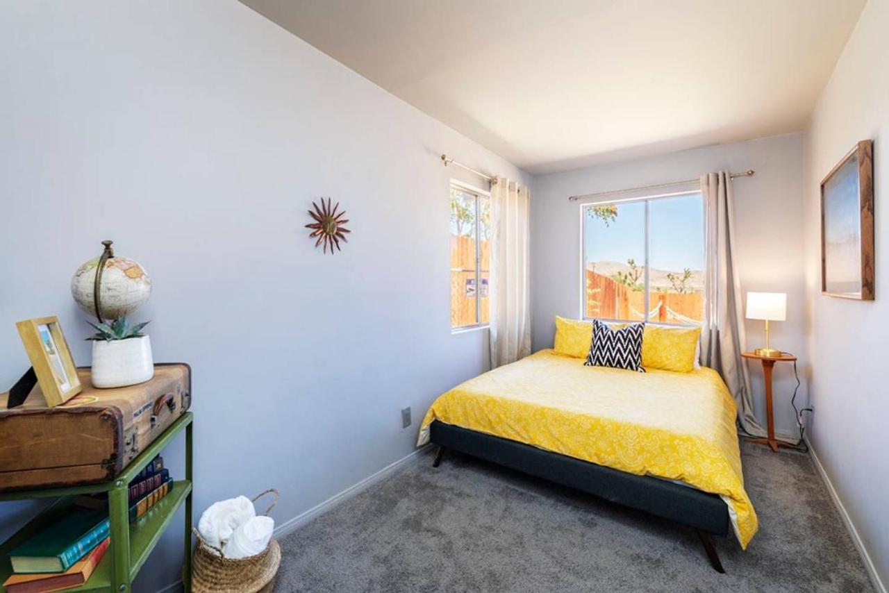 Villa Made In The Shade - Central, Hot Tub, Ac, Sleeps 8 à Joshua Tree Extérieur photo