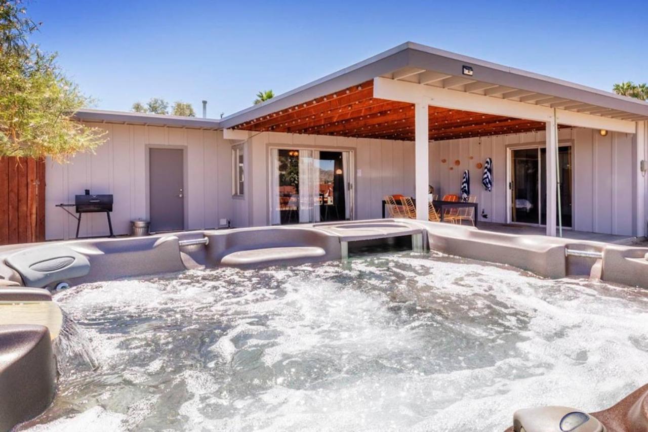 Villa Made In The Shade - Central, Hot Tub, Ac, Sleeps 8 à Joshua Tree Extérieur photo