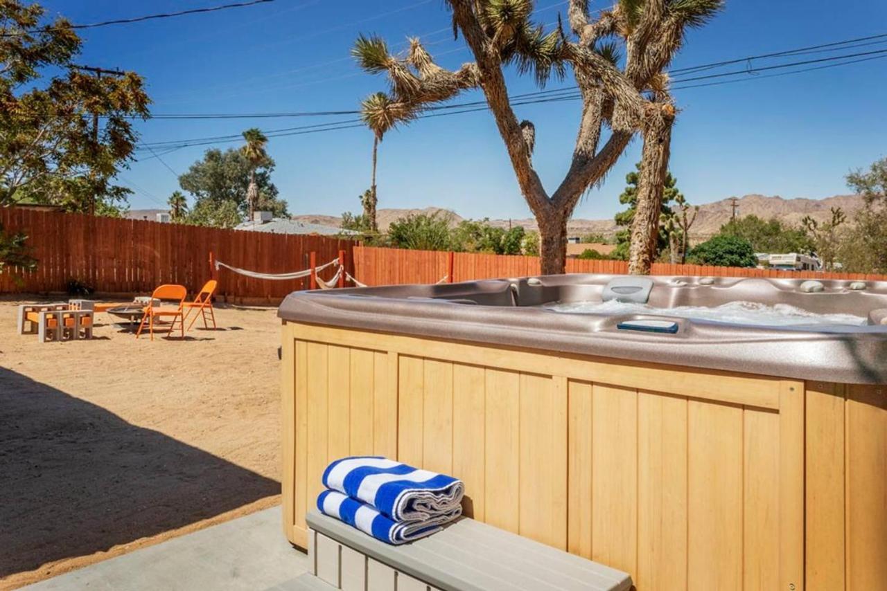 Villa Made In The Shade - Central, Hot Tub, Ac, Sleeps 8 à Joshua Tree Extérieur photo